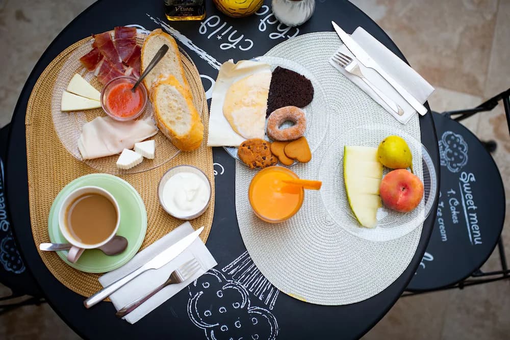 Breakfast area