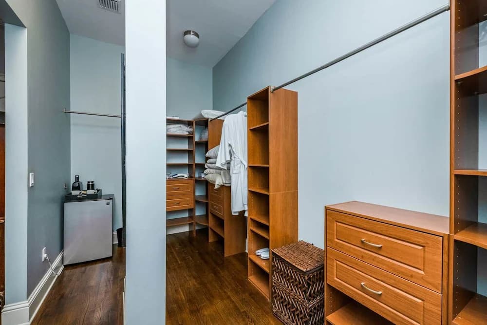 Room amenity