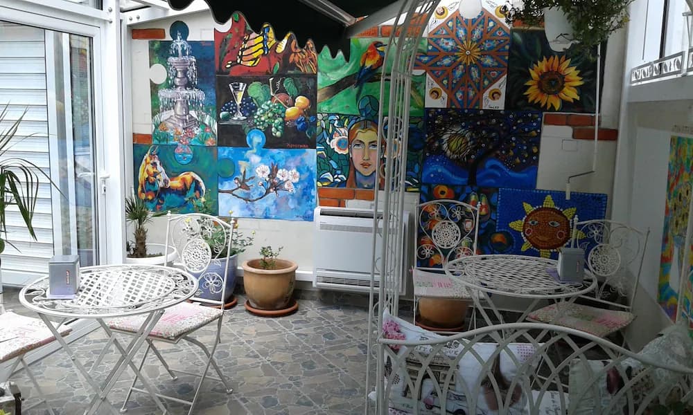 Breakfast area