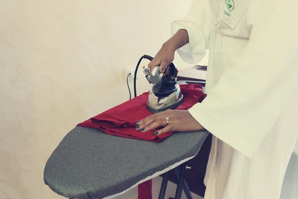 Iron/ironing board