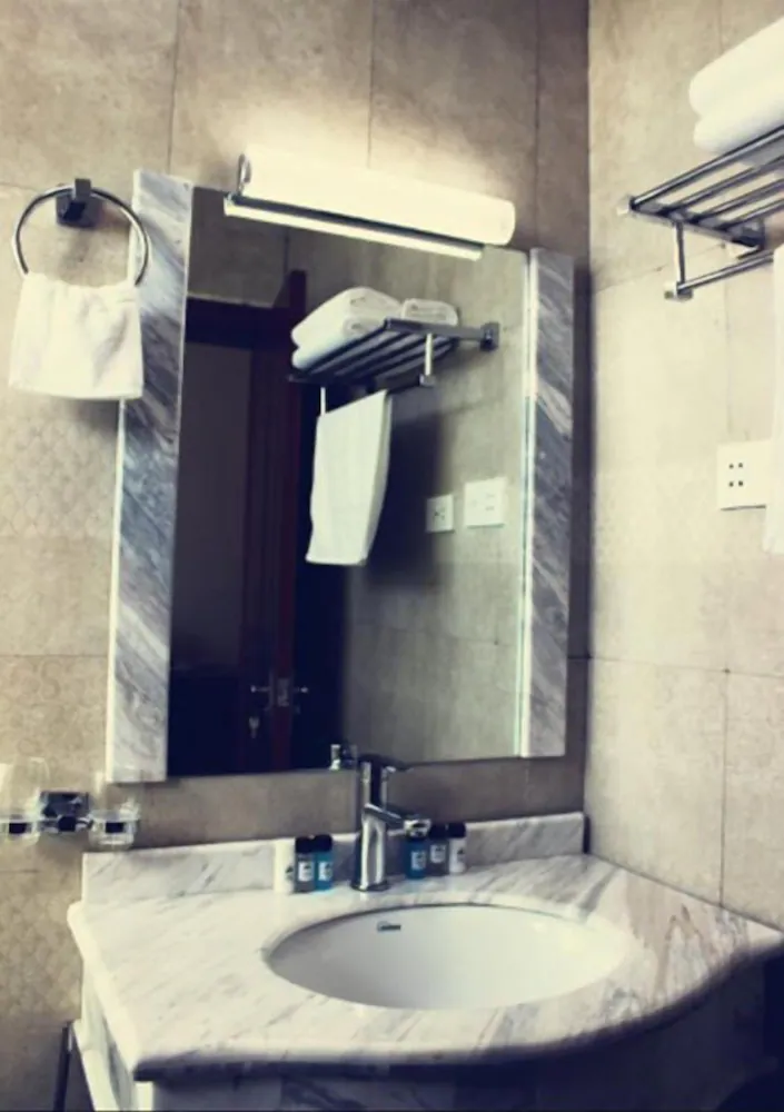 Bathroom sink