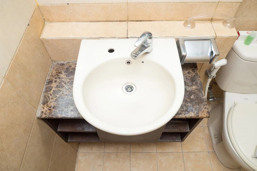 Bathroom sink