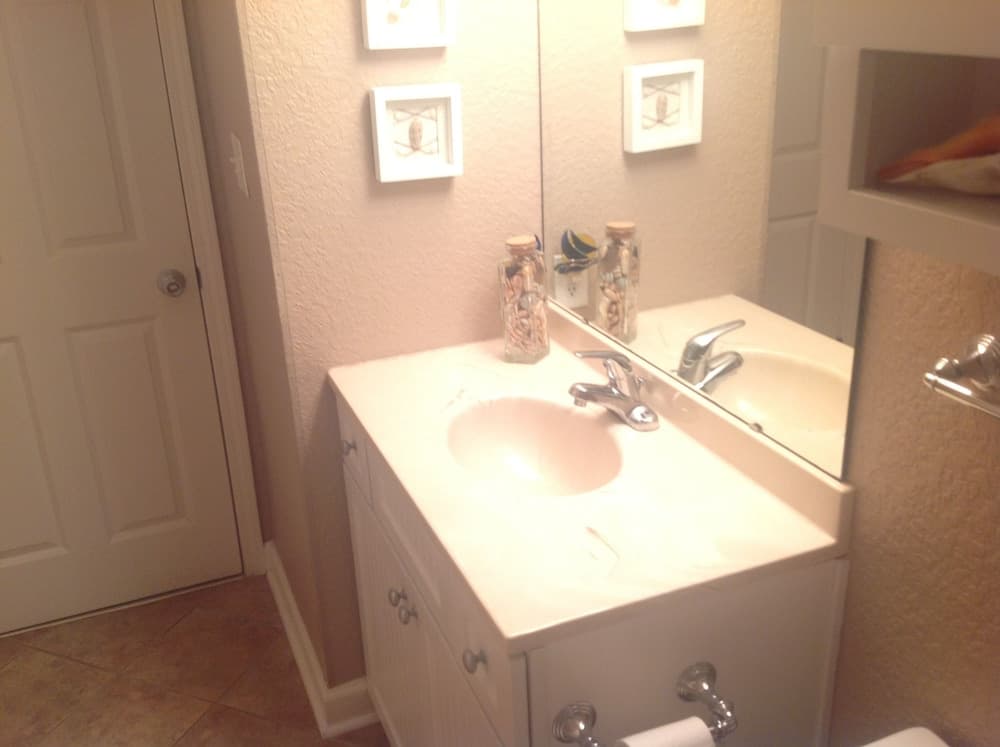 Bathroom sink
