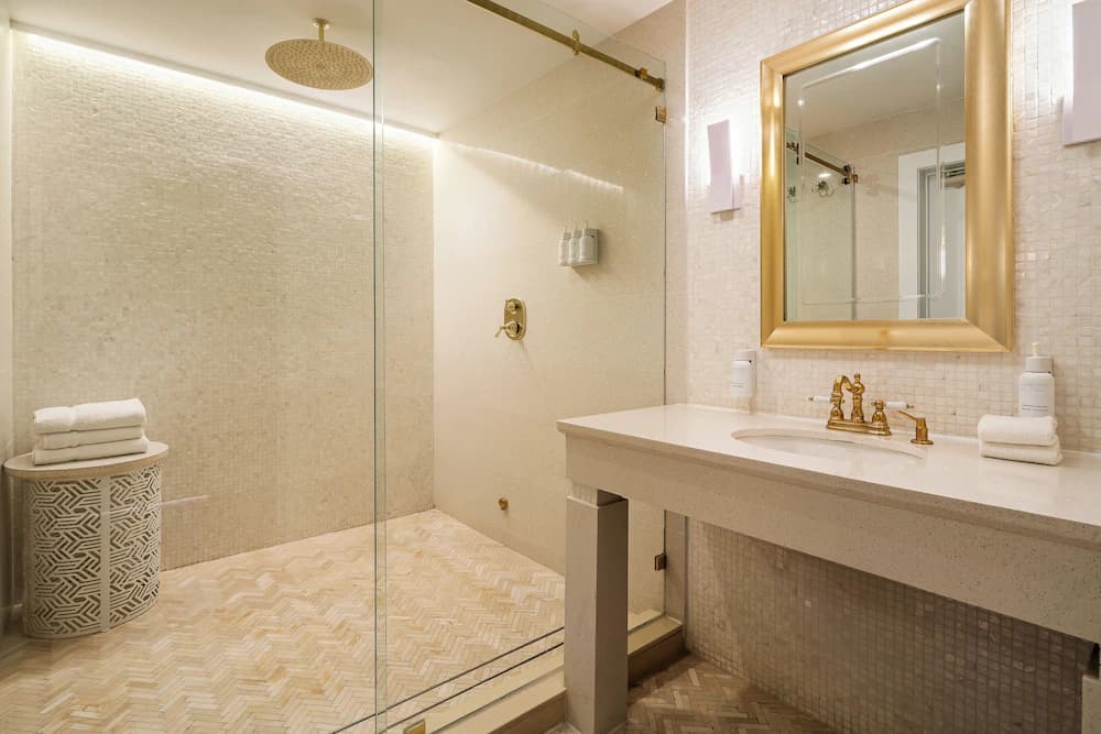Bathroom shower