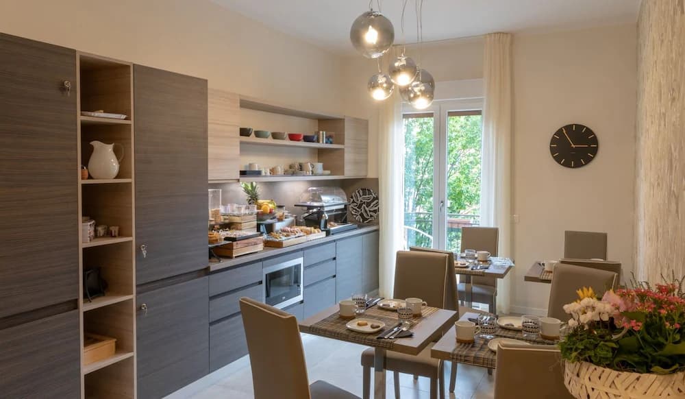 Breakfast area