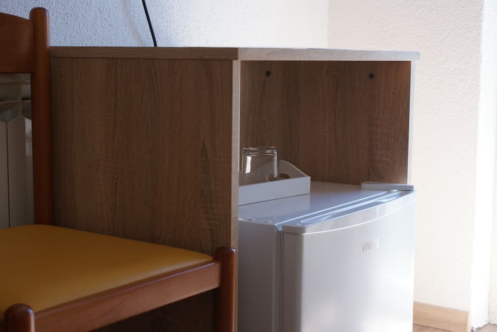 Mini-refrigerator