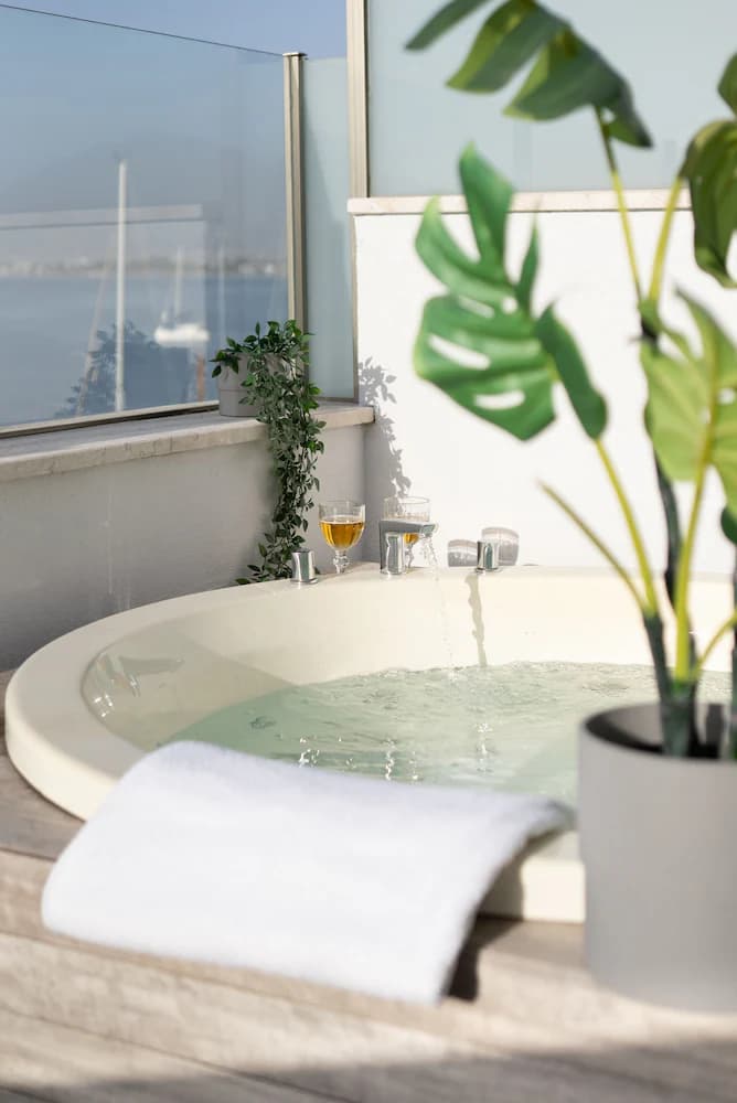 Jetted tub