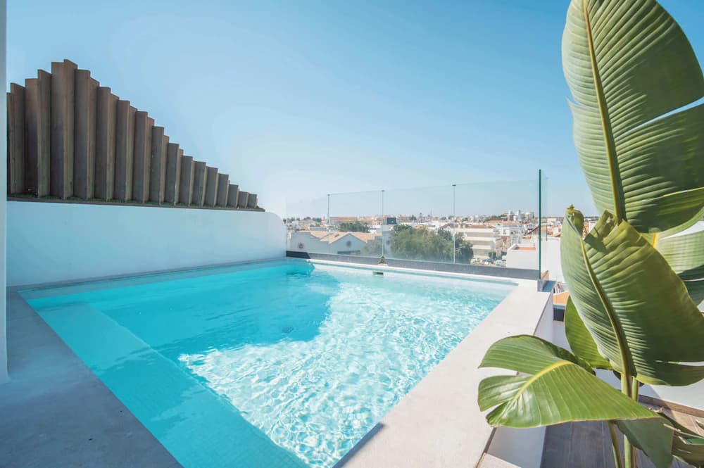 Rooftop pool