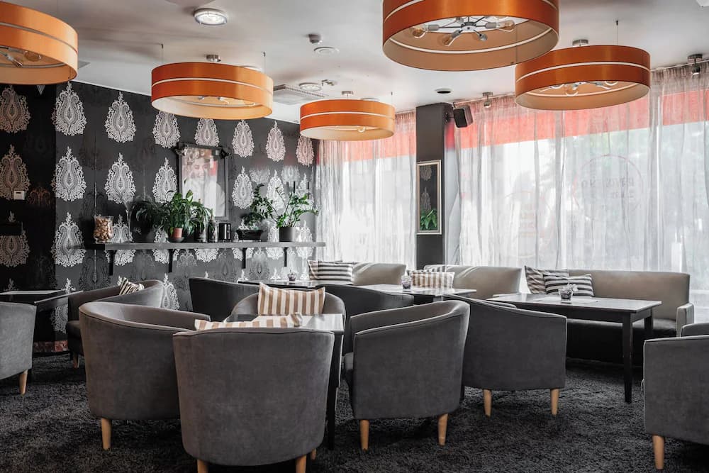 Lobby lounge