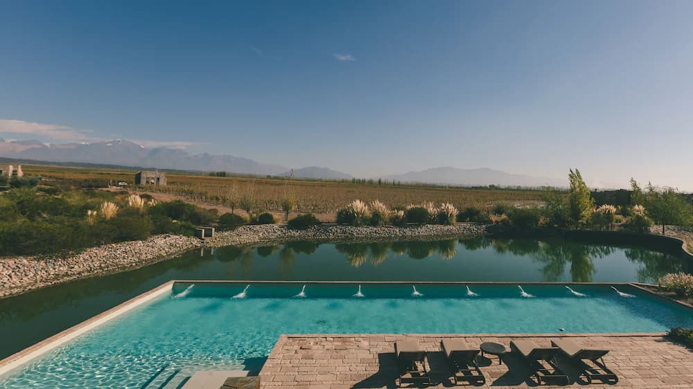 Infinity pool