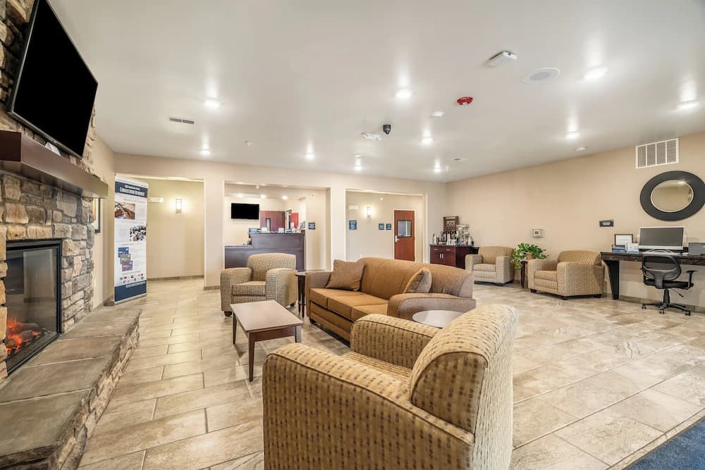 Lobby lounge
