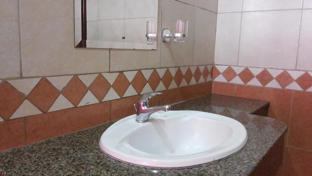 Bathroom sink