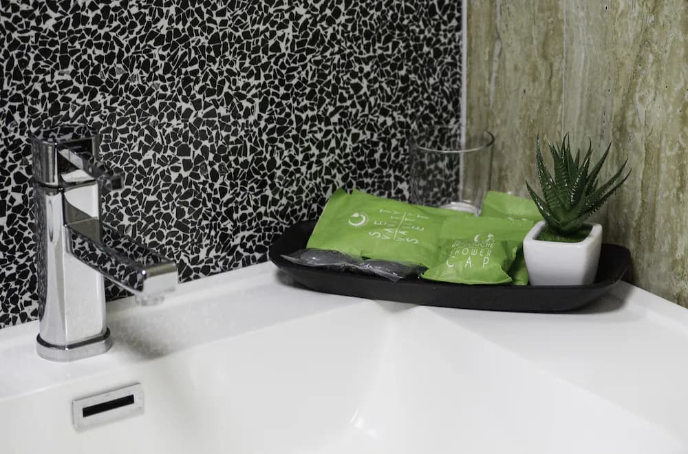 Bathroom sink