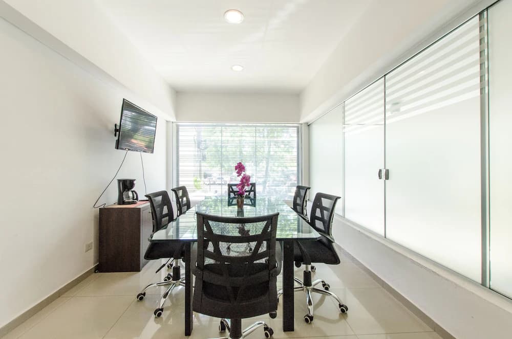 Meeting facility