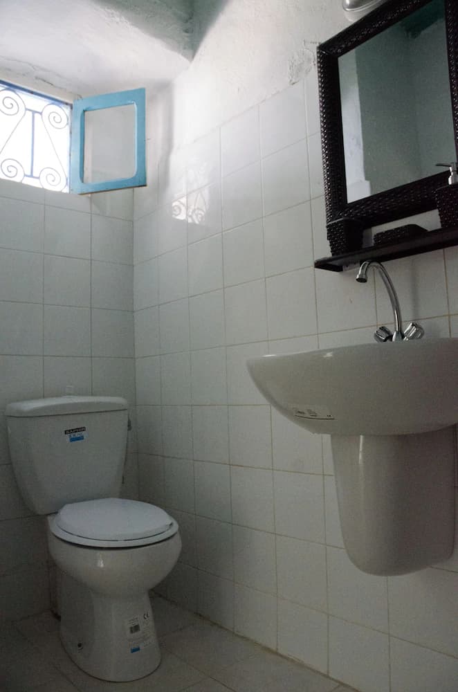 Bathroom sink