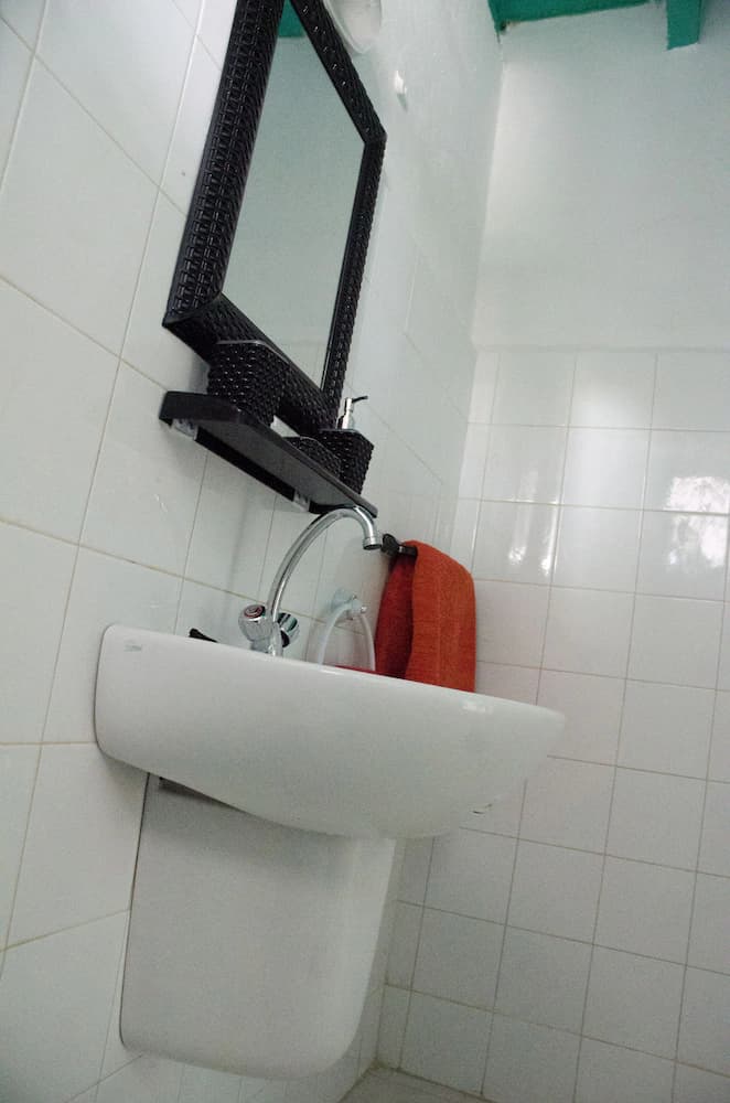 Bathroom amenities