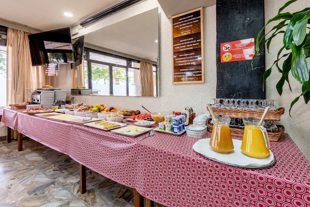Breakfast buffet