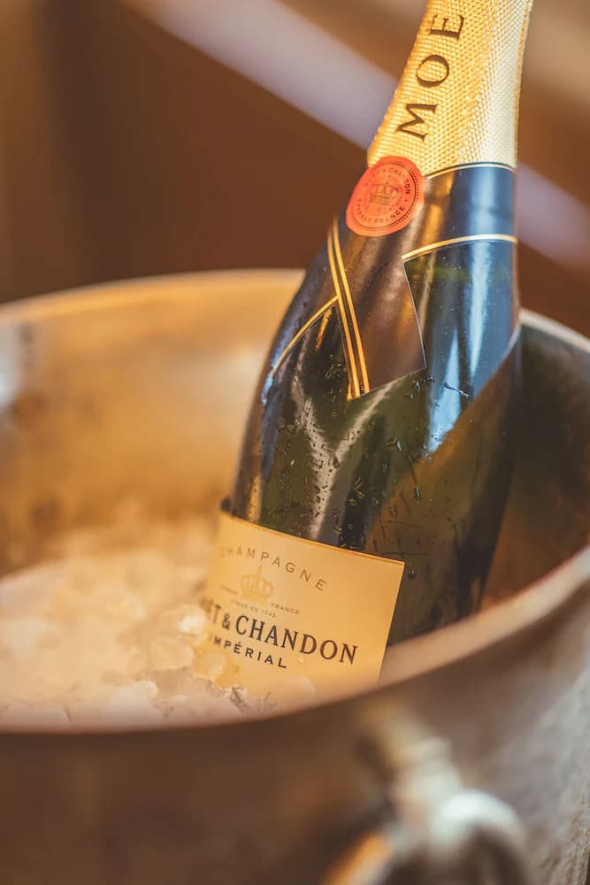Champagne service
