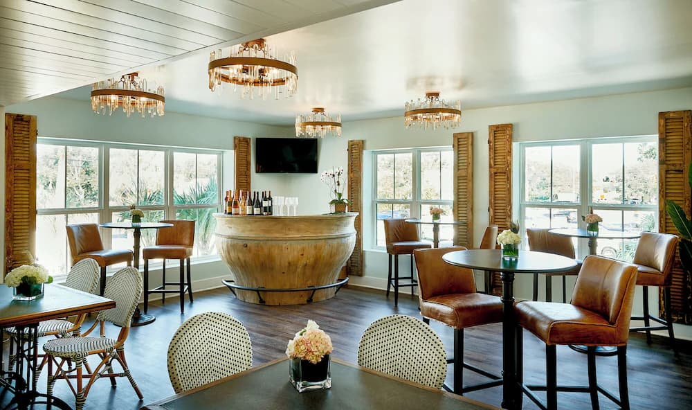 Lobby lounge