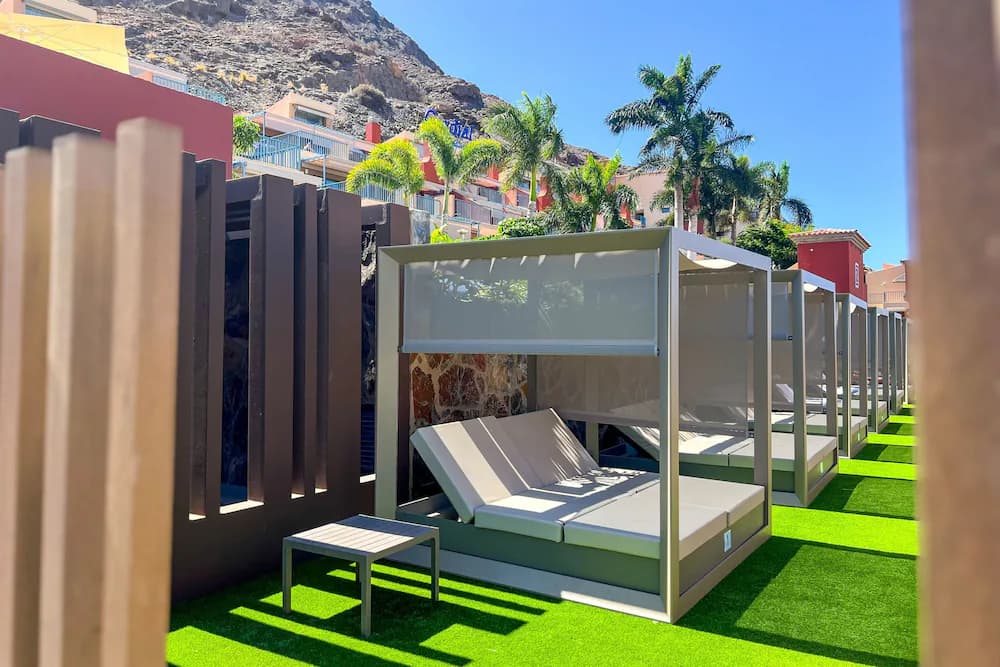 Sundeck