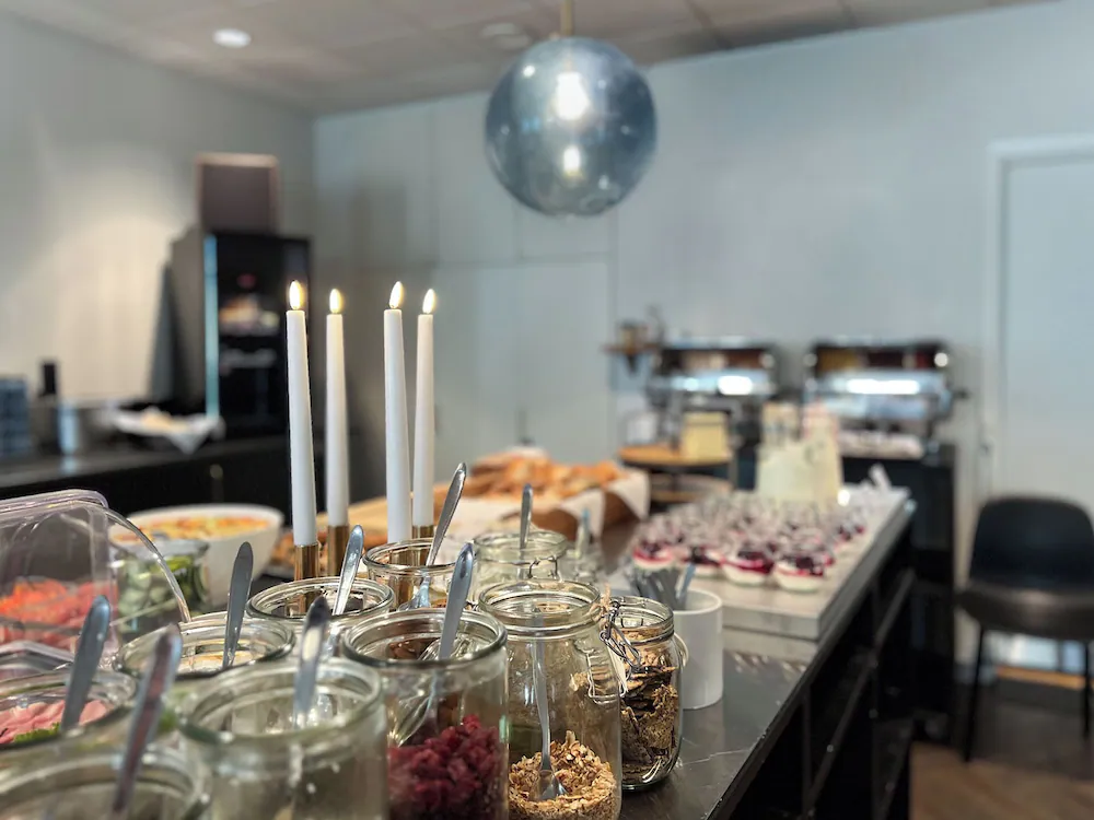 Breakfast buffet