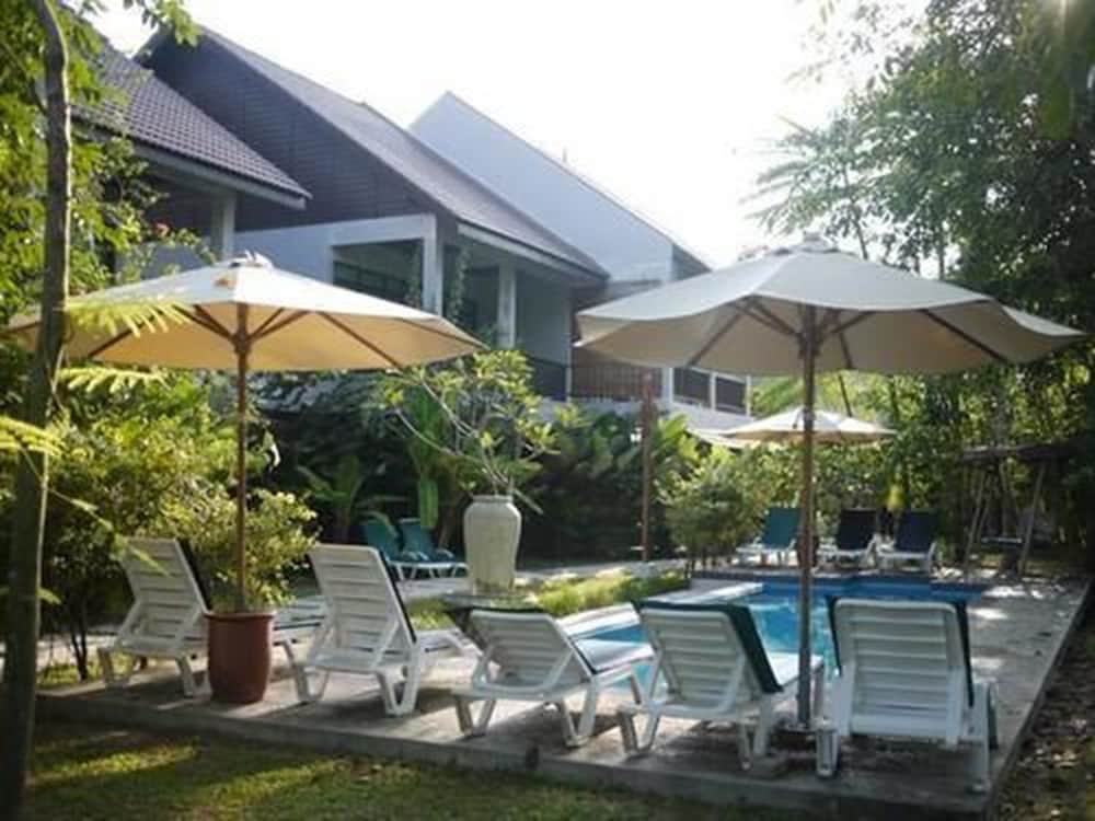 Sundeck