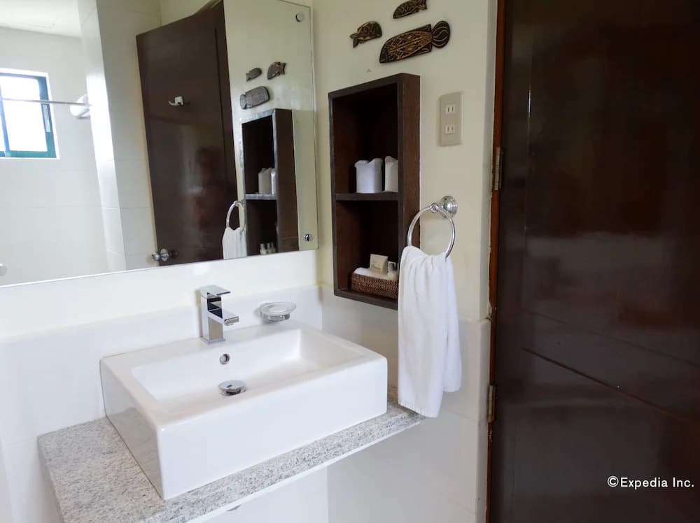 Bathroom sink