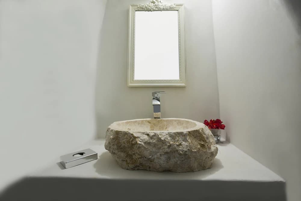 Bathroom sink