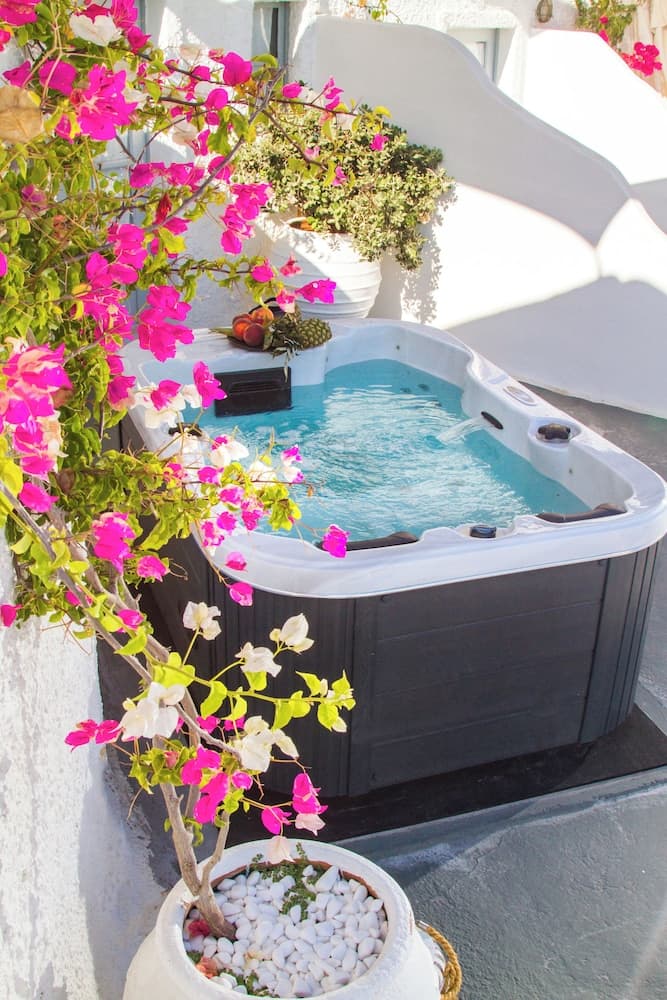 Jetted tub