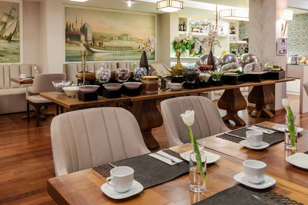 Breakfast area