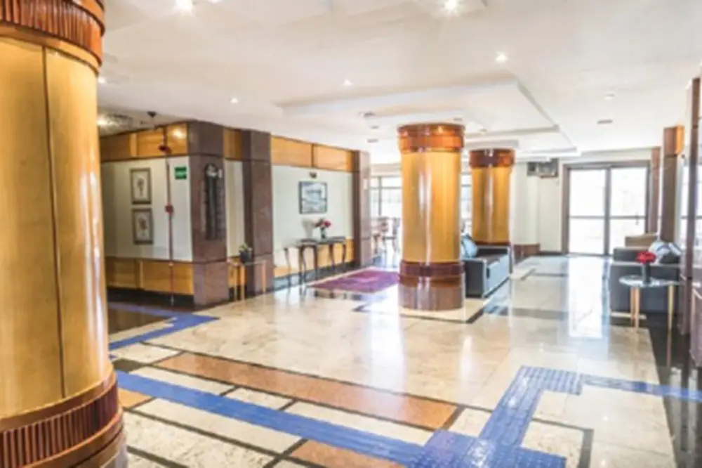 Lobby lounge