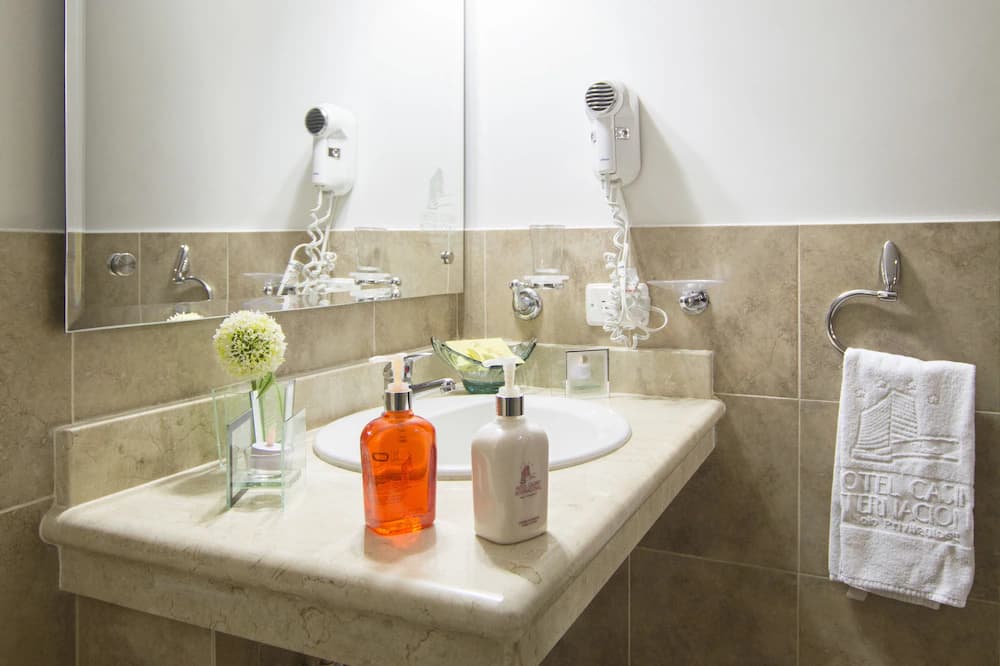 Bathroom amenities