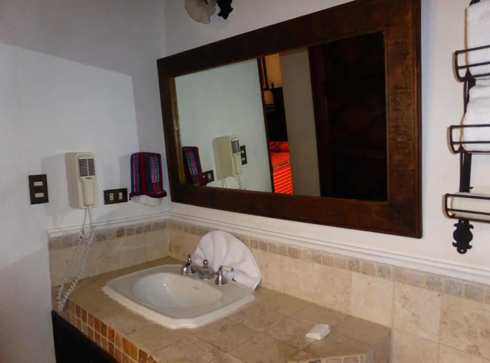 Bathroom sink