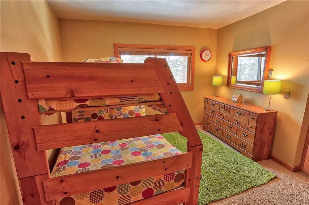 Children's theme room
