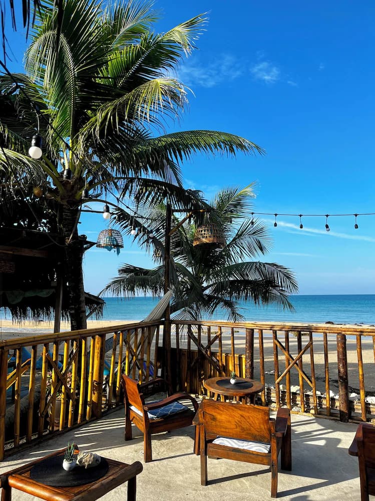 Beach bar