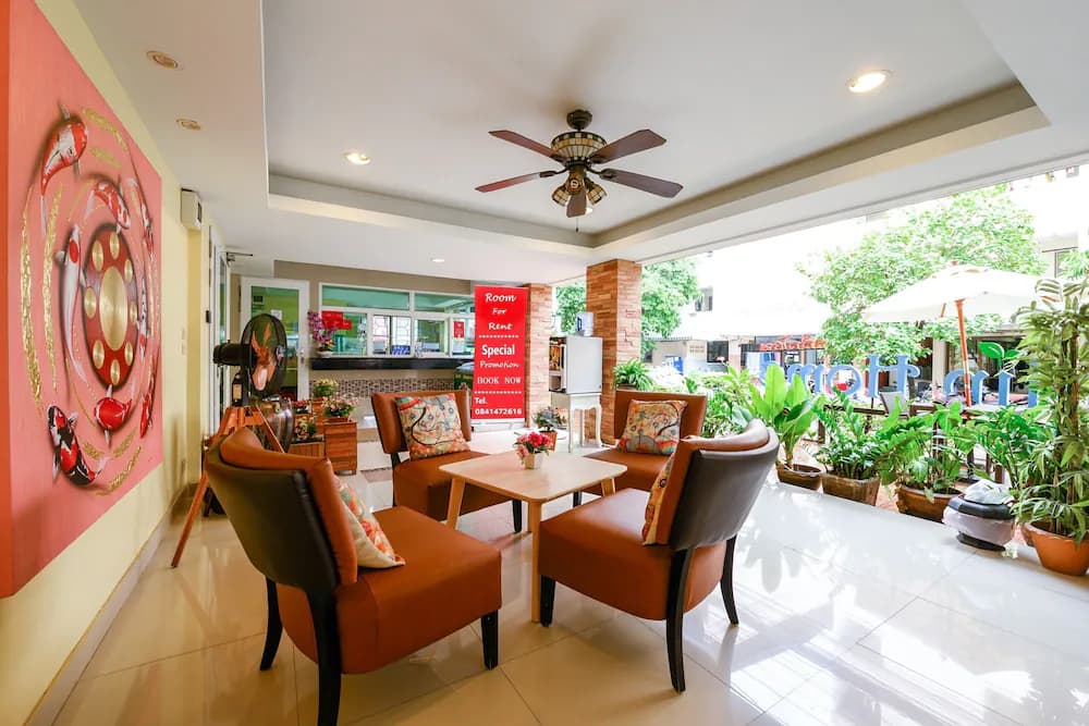Lobby lounge