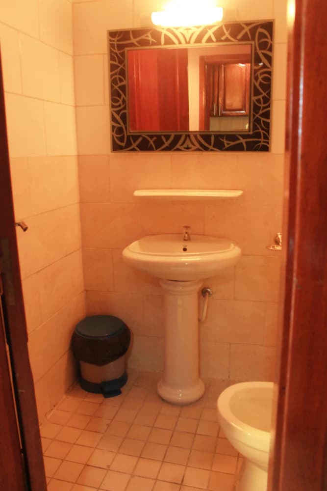 Bathroom sink