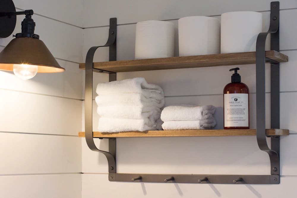 Bathroom amenities