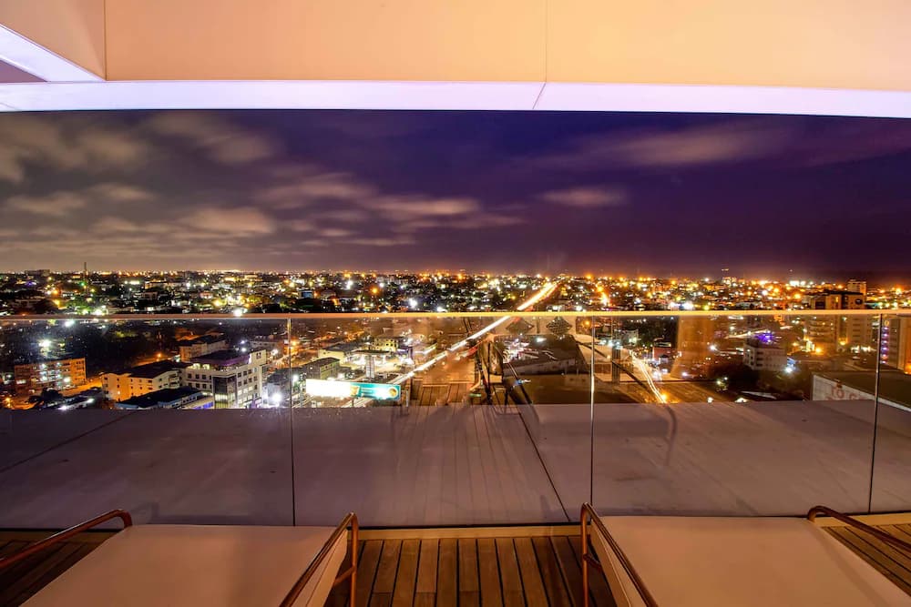 Rooftop pool