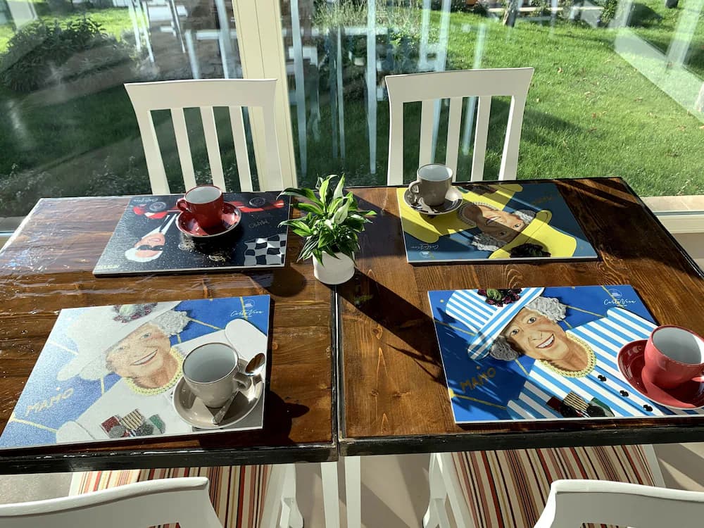 Breakfast area