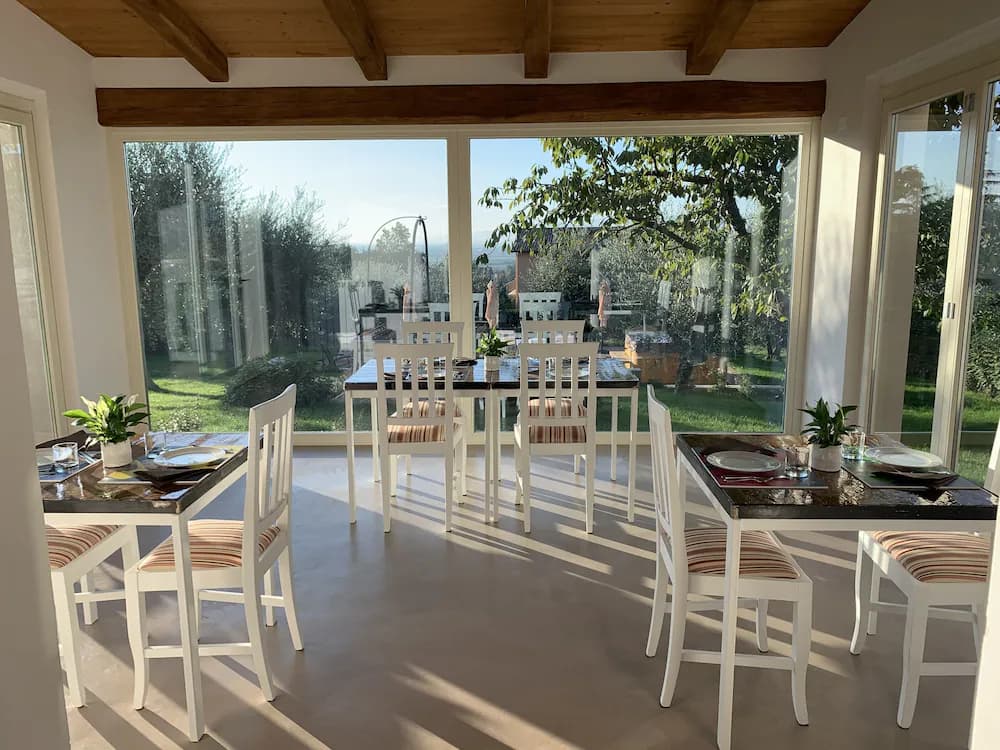 Breakfast area