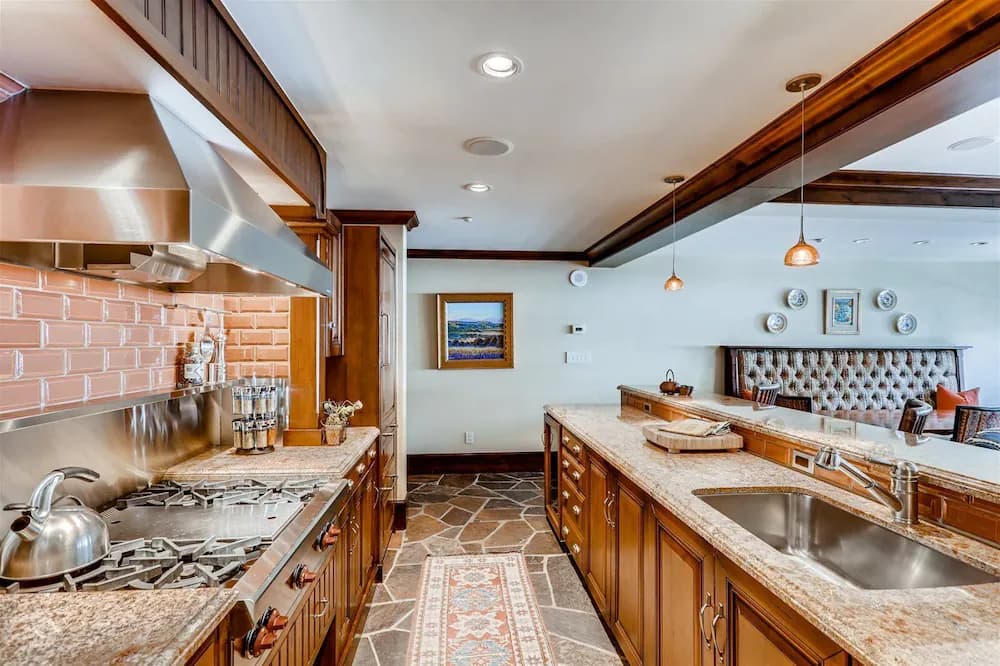 Private kitchen