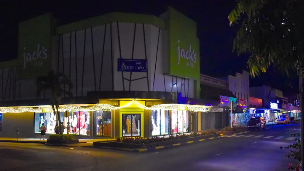 Shopping mall