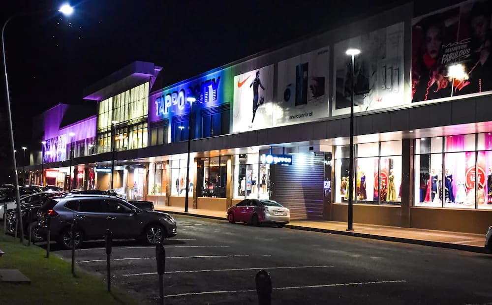 Shopping mall