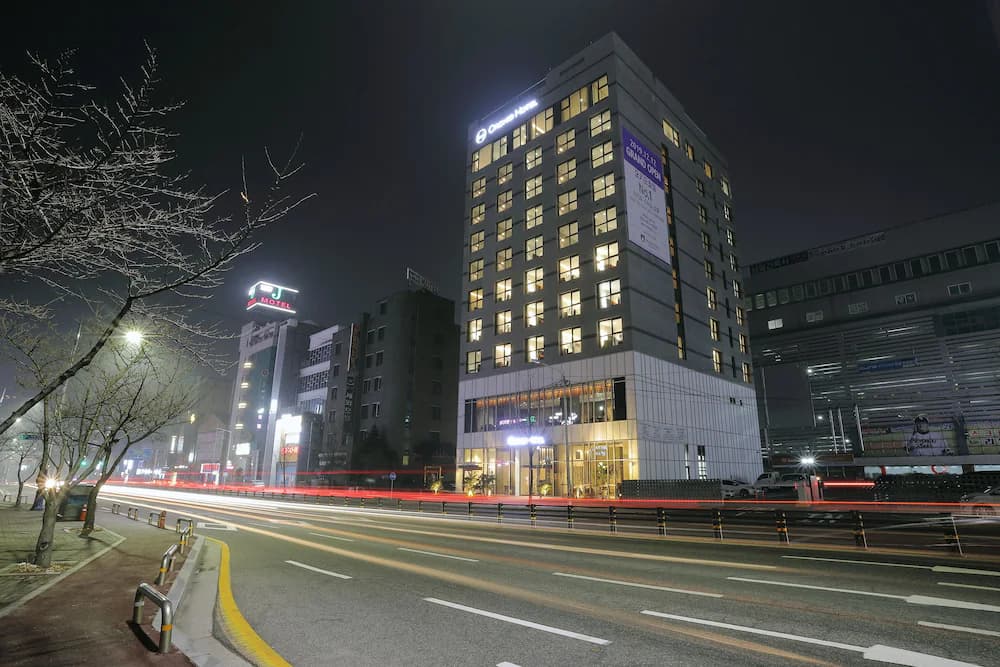 Front of property - evening/night