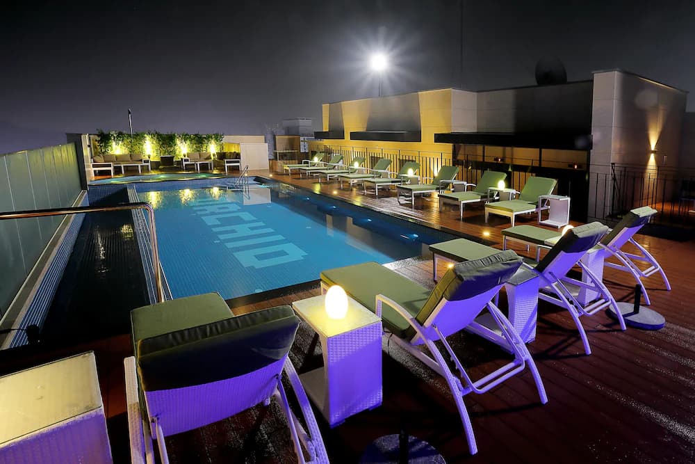 Rooftop pool