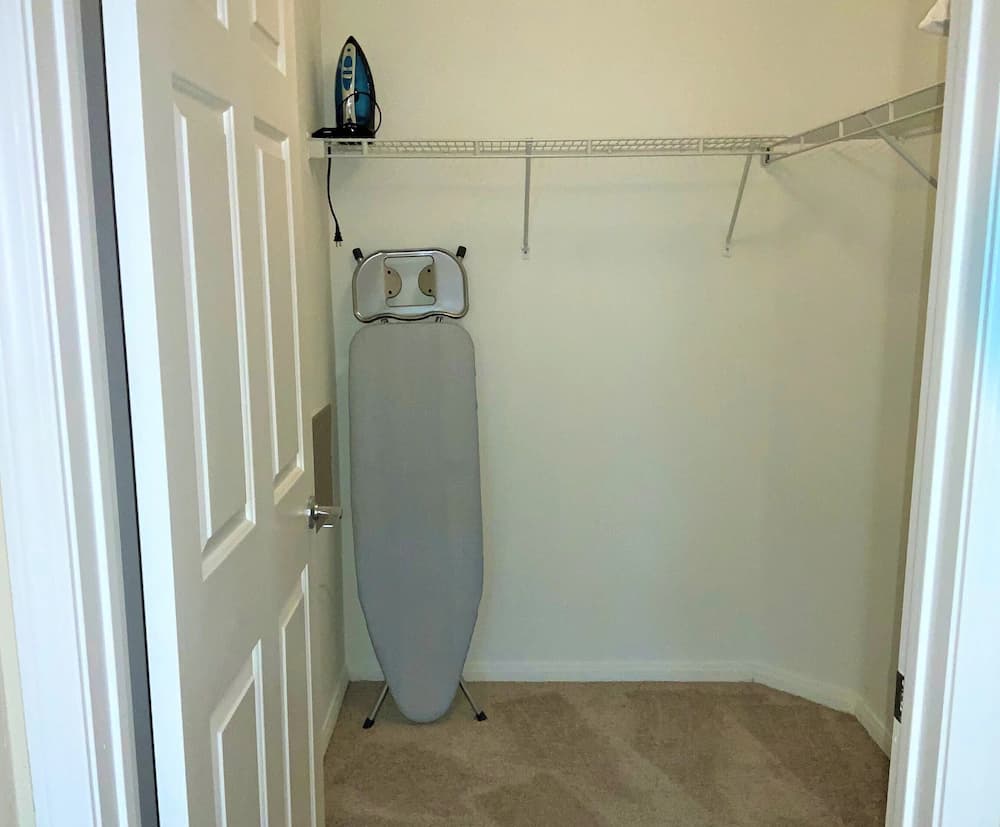 Iron/ironing board