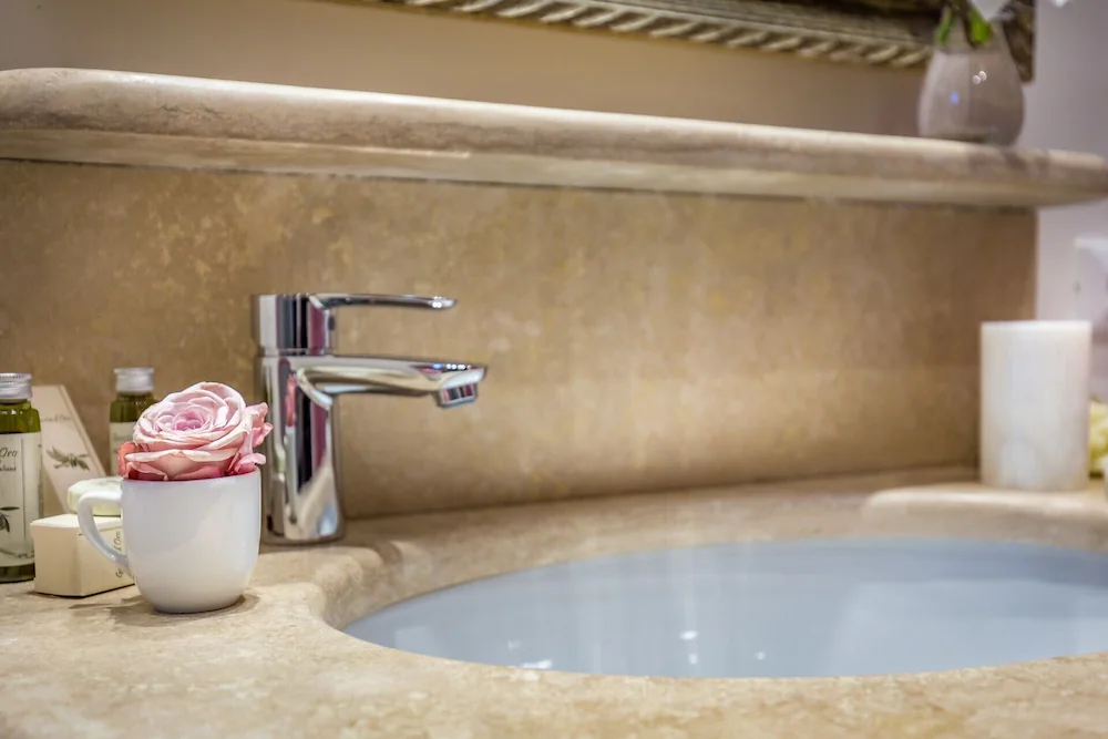 Bathroom sink
