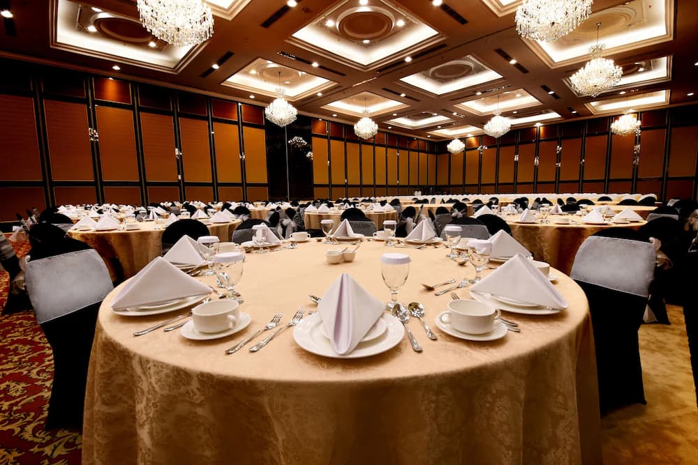 Banquet hall