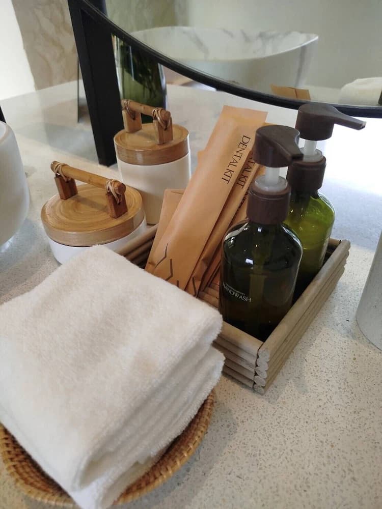 Bathroom amenities